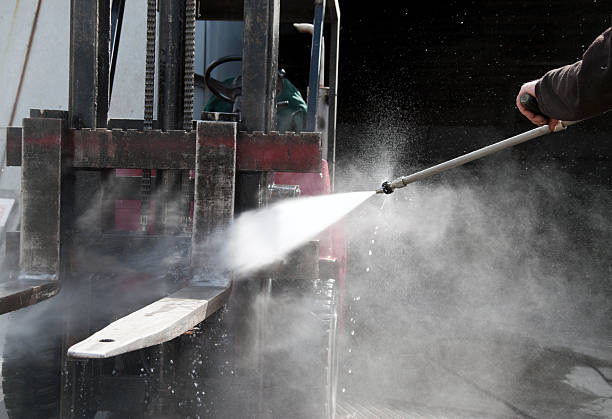 Best Sidewalk Pressure Washing  in South Hill, WA